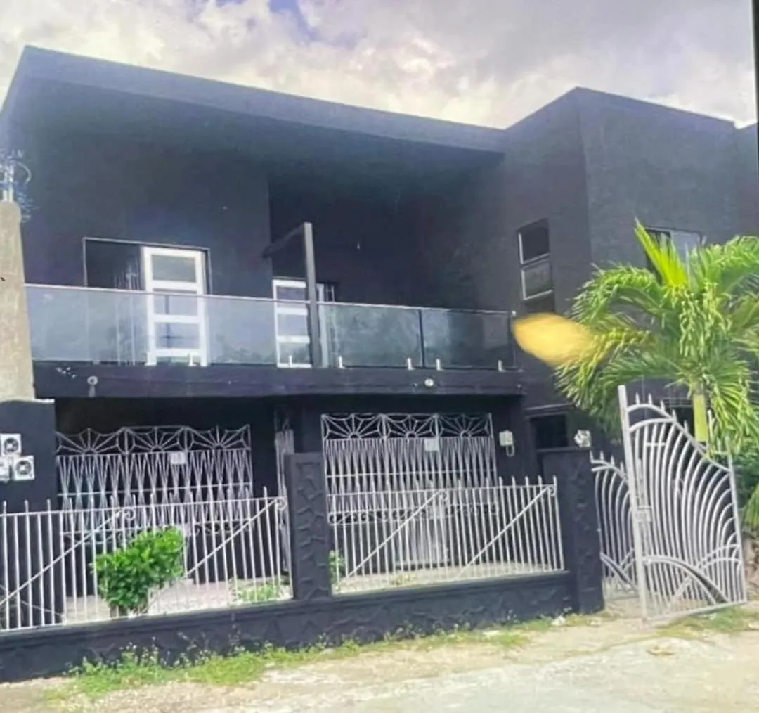 Carla'S Elite Cassa Lejlighed Spanish Town Jamaica